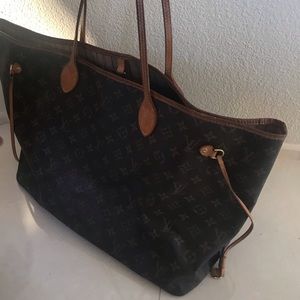 Authentic Louis Vuitton Shoulder Bag